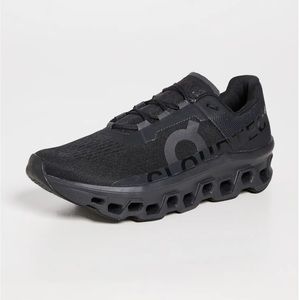 NWOT ON CLOUDMONSTER Mens Sneakers